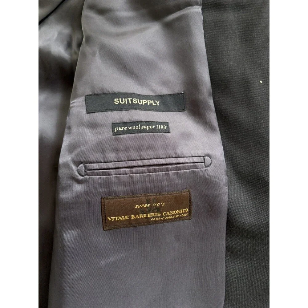 Suitsupply good minimal